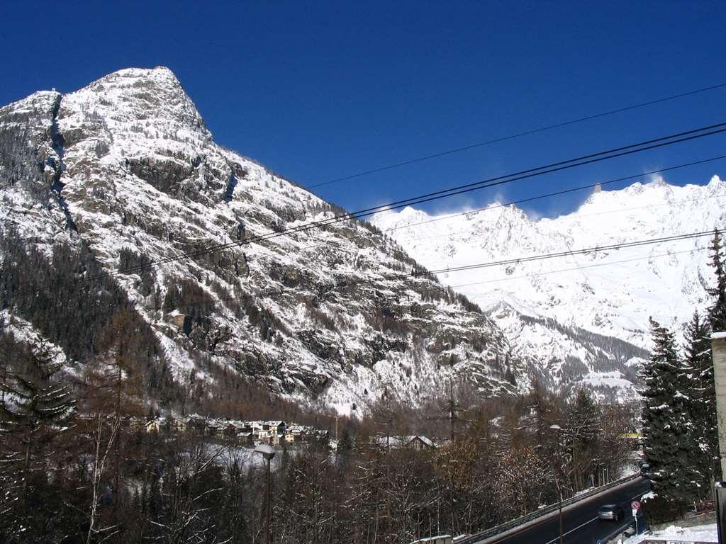 Hotel Les Jumeaux Courmayeur Exterior foto