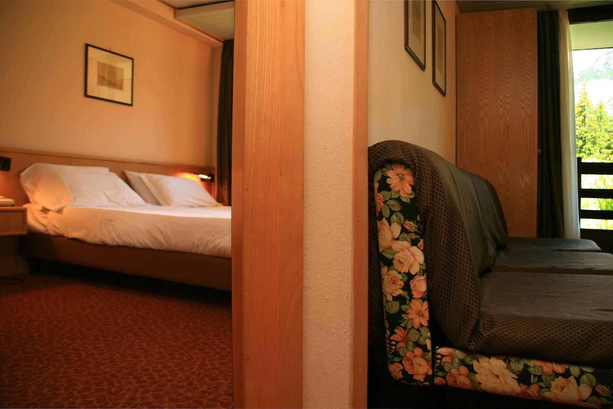 Hotel Les Jumeaux Courmayeur Exterior foto