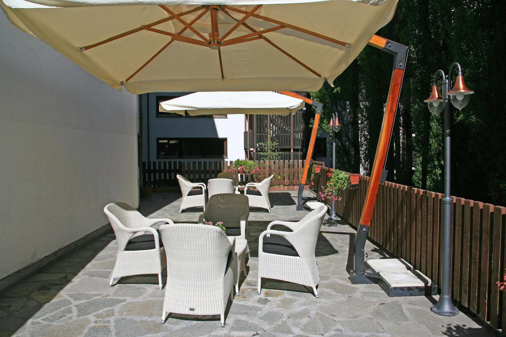 Hotel Les Jumeaux Courmayeur Exterior foto